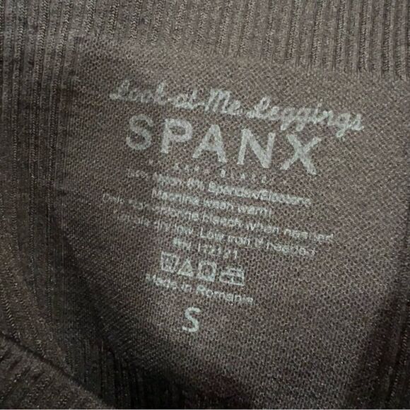 Spanx Look At Me Now Black Seamless Leggings Women’s Small - Picture 4 of 4